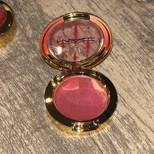 MAC Cosmetics Skinfinish - Priceless Purple